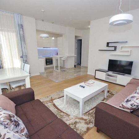 Luxury Montesun Apartments Budva Ngoại thất bức ảnh