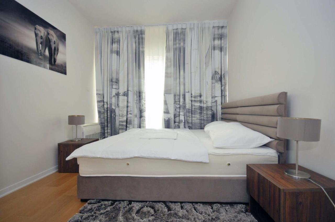 Luxury Montesun Apartments Budva Ngoại thất bức ảnh