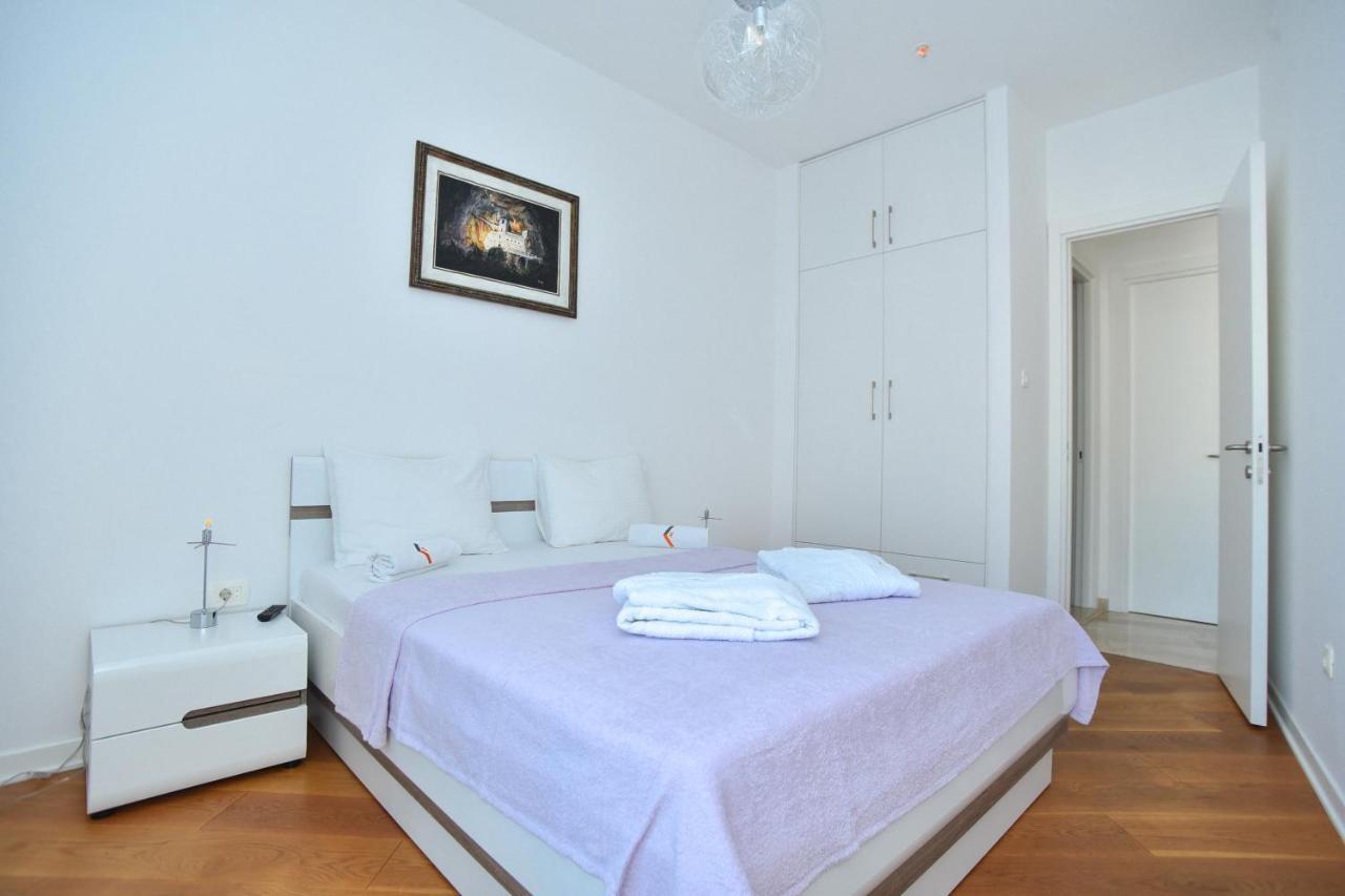 Luxury Montesun Apartments Budva Ngoại thất bức ảnh